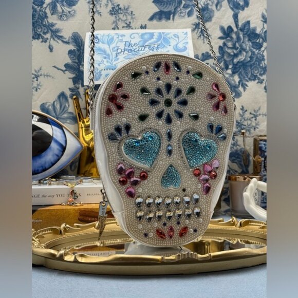 🆕 BETSEY JOHNSON 🧿 NWOT Bone-Jour Sugar Skull Crossbody Bag, White & Rainbow - Picture 3 of 13